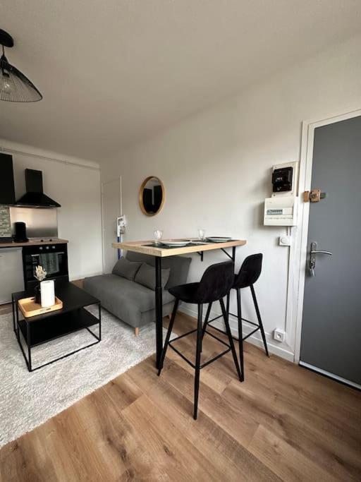Appartement Proche Paris Et Metro - Parking Prive Maisons-Alfort Exterior photo